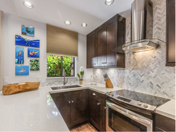 Three Bedroom Luxury Steps to Beach Vacation Home