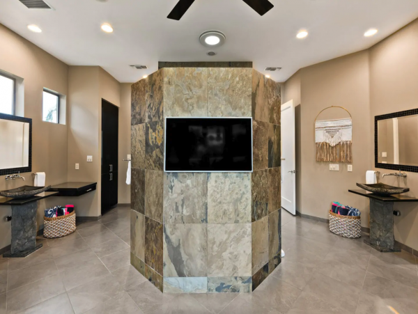 Luxury  Palm Springs Vacation Home Three Bedrooms