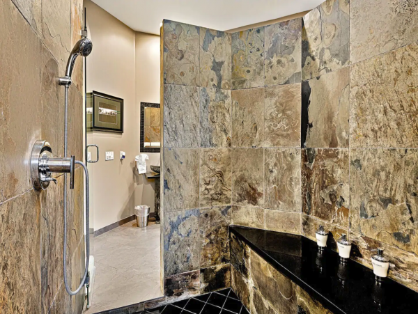Luxury  Palm Springs Vacation Home Three Bedrooms