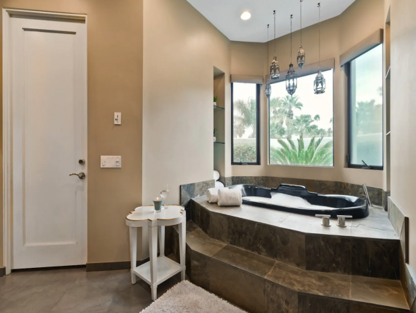 Luxury  Palm Springs Vacation Home Three Bedrooms