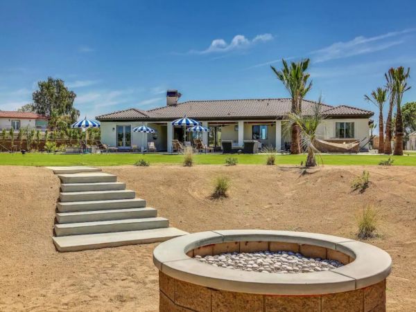 Indio Luxury Six Bedroom Vacation Home with Pool & Spa
