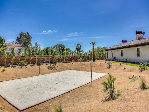 Indio Luxury Six Bedroom Vacation Home with Pool & Spa