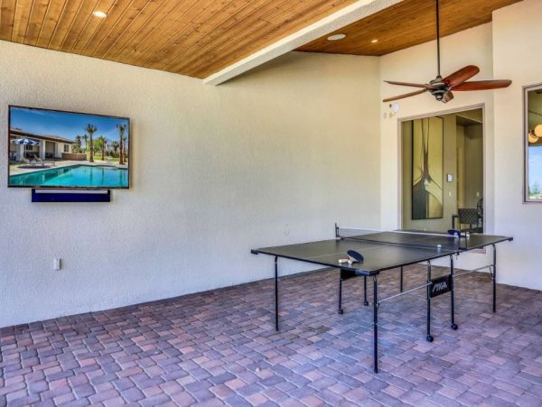 Indio Luxury Six Bedroom Vacation Home with Pool & Spa