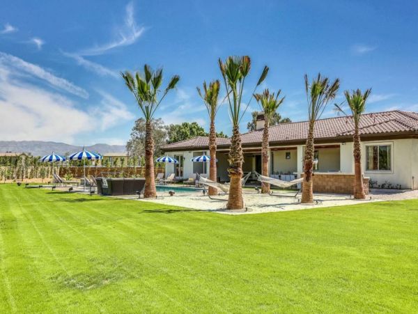 Indio Luxury Six Bedroom Vacation Home with Pool & Spa