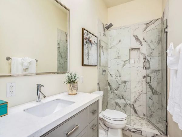 Indio Luxury Six Bedroom Vacation Home with Pool & Spa