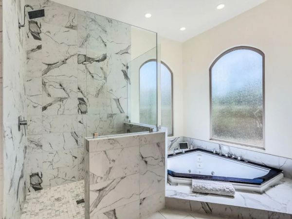 Indio Luxury Six Bedroom Vacation Home with Pool & Spa