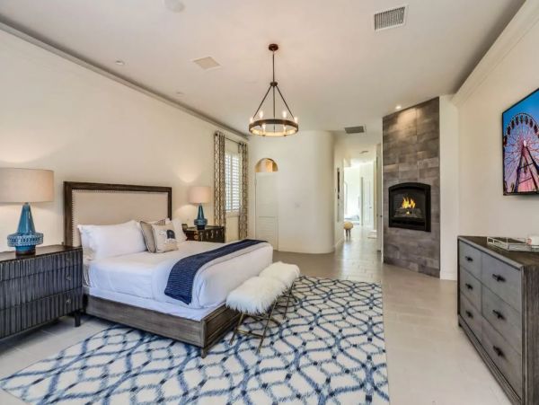 Indio Luxury Six Bedroom Vacation Home with Pool & Spa
