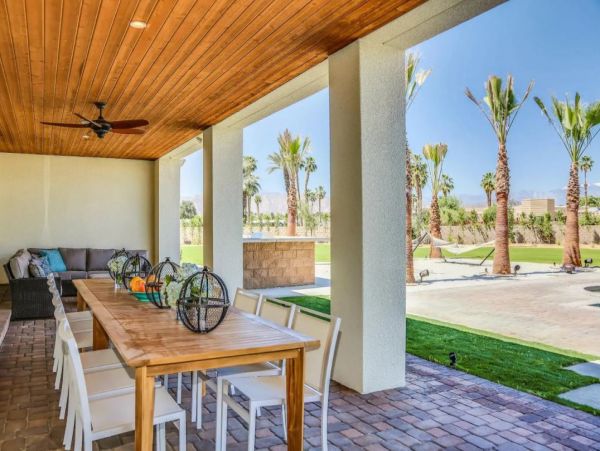 Indio Luxury Six Bedroom Vacation Home with Pool & Spa