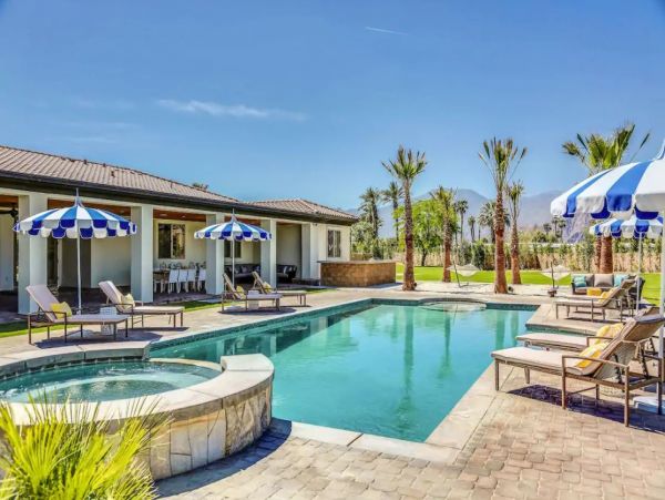 Indio Luxury Six Bedroom Vacation Home with Pool & Spa