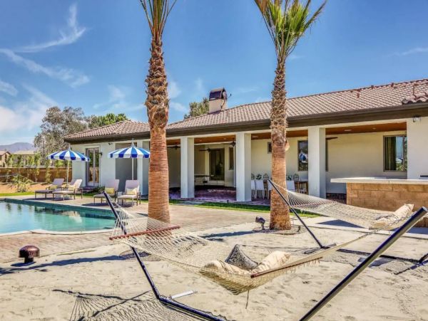 Indio Luxury Six Bedroom Vacation Home with Pool & Spa