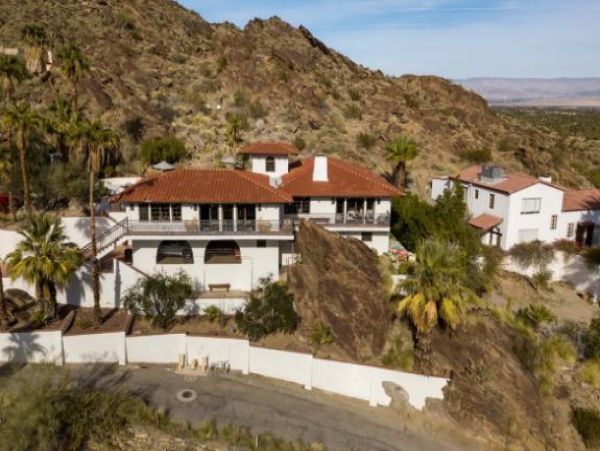 Private Pool Palm Springs Vacation Home Four Bedroom.