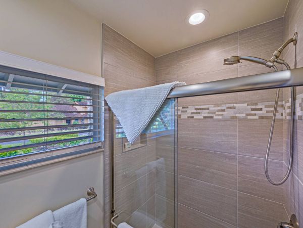 Charming 2 Bedroom Lahaina Vacation Home Close to Beach