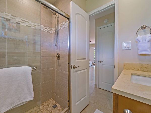 Charming 2 Bedroom Lahaina Vacation Home Close to Beach