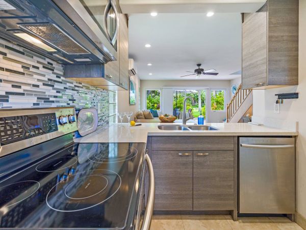 Charming 2 Bedroom Lahaina Vacation Home Close to Beach