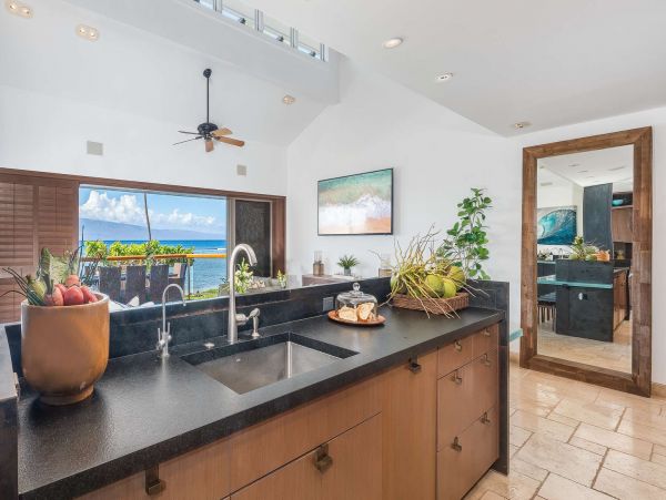 Lahaina Beachfront 4 Bedroom Luxury