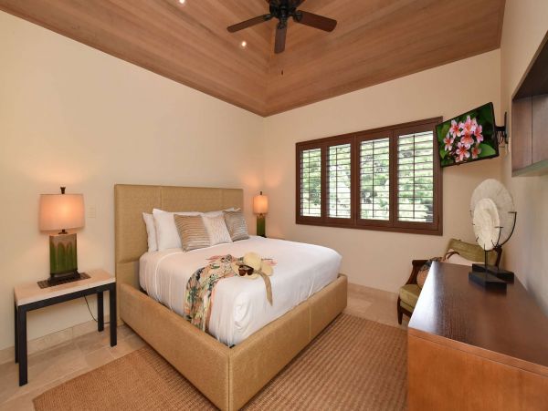 Lahaina Beachfront 4 Bedroom Luxury