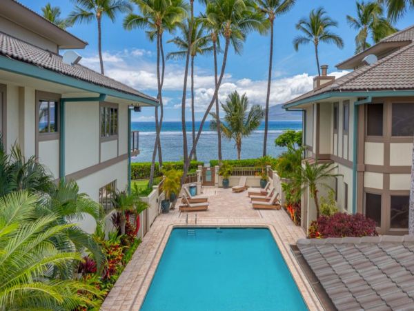 Lahaina Beachfront 4 Bedroom Luxury