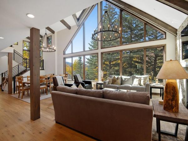 Incredible 5 Bedroom Vail Vacation Chalet Short Walk to Lift
