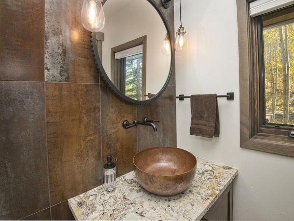 Incredible 5 Bedroom Vail Vacation Chalet Short Walk to Lift