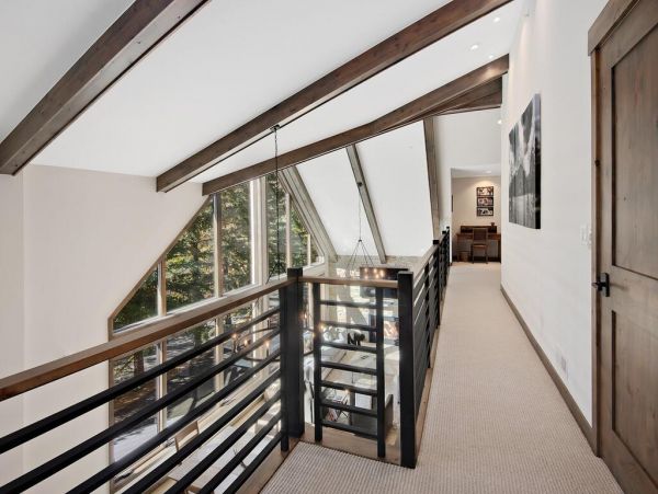 Incredible 5 Bedroom Vail Vacation Chalet Short Walk to Lift