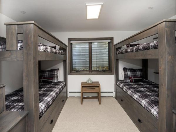 Incredible 5 Bedroom Vail Vacation Chalet Short Walk to Lift