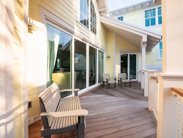 Northern Holmes Beach 4 Bedroom Vacation Pool Home