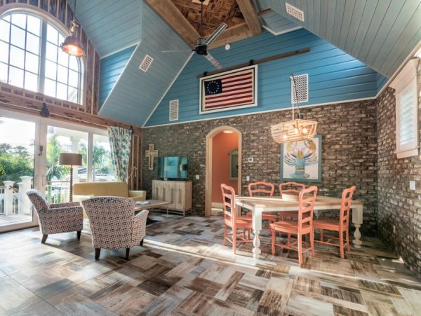 Northern Holmes Beach 4 Bedroom Vacation Pool Home