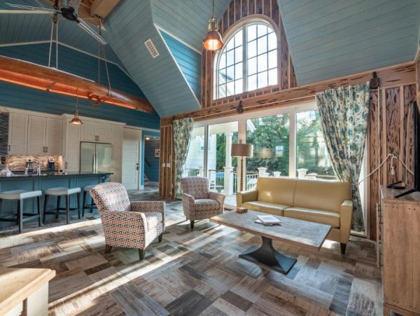 Northern Holmes Beach 4 Bedroom Vacation Pool Home