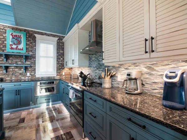 Northern Holmes Beach 4 Bedroom Vacation Pool Home