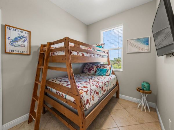 Holmes Beach Vacation Home Four Bedroom Walk to Beach