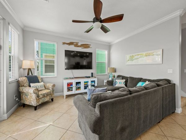 Holmes Beach Vacation Home Four Bedroom Walk to Beach