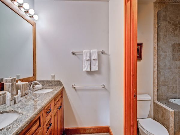 Beaver Creek Four Bedroom Vacation Rental Walk to Lift