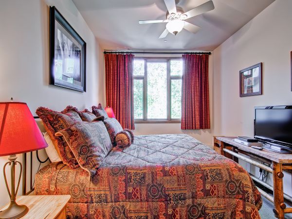 Beaver Creek Bachelor Gulch Condo 968646