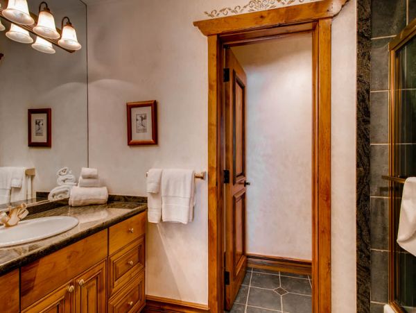 Beaver Creek Bachelor Gulch Condo 968660