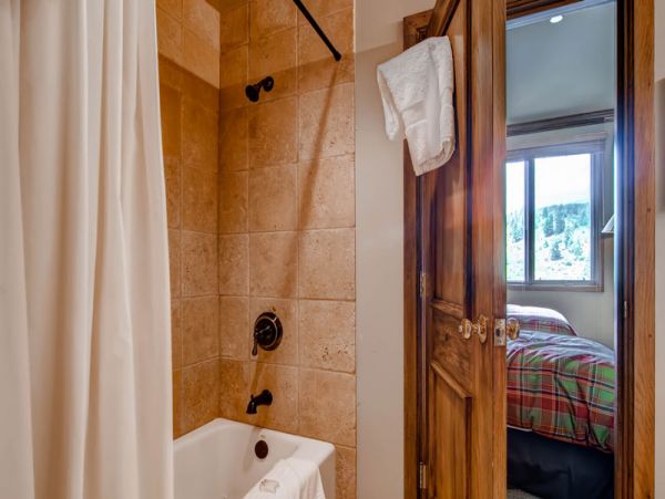 Beaver Creek Bachelor Gulch Condo 968665