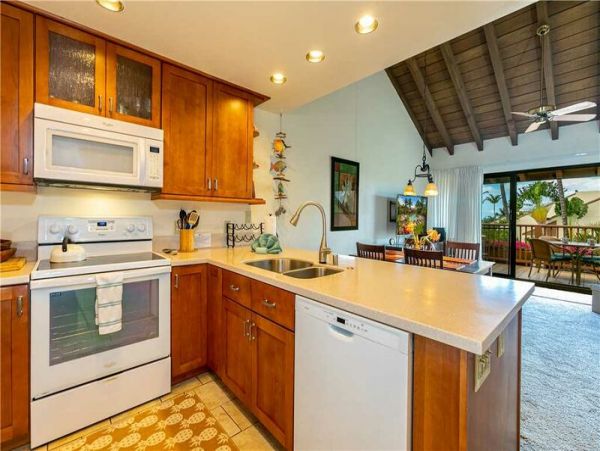 2/2 Ocean view Condo Close to Restaurants