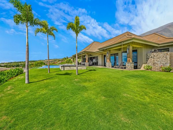 Luxury Five Bedroom Ocean View Vacation Home in Lahaina