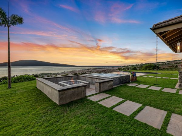 Luxury Five Bedroom Ocean View Vacation Home in Lahaina