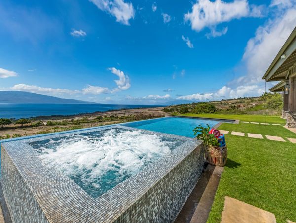 Luxury Five Bedroom Ocean View Vacation Home in Lahaina