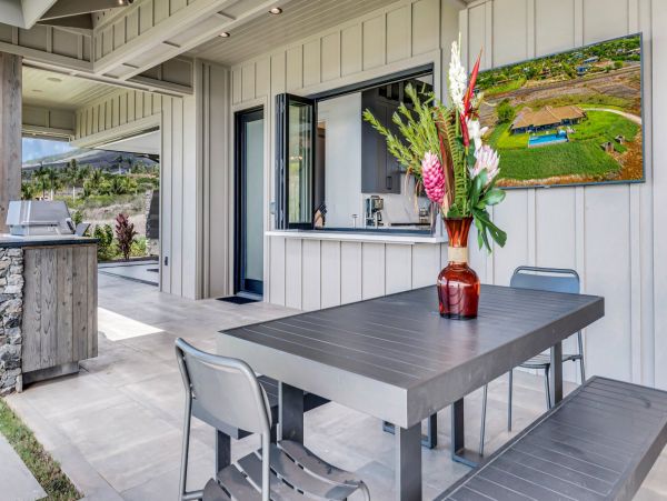 Luxury Five Bedroom Ocean View Vacation Home in Lahaina