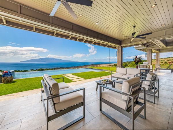 Luxury Five Bedroom Ocean View Vacation Home in Lahaina