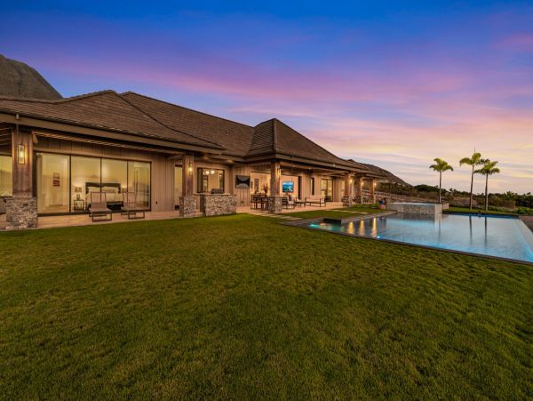 Luxury Five Bedroom Ocean View Vacation Home in Lahaina