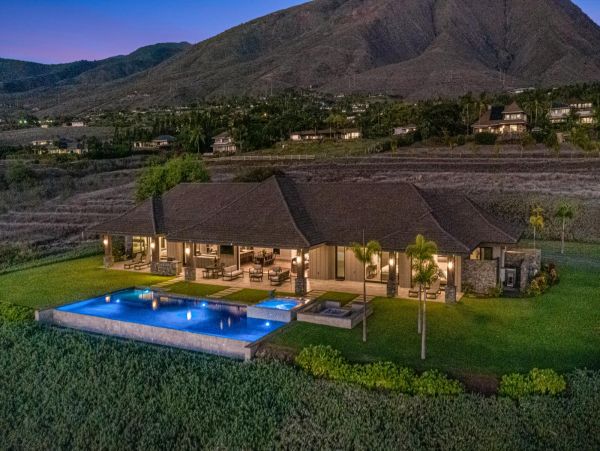 Luxury Five Bedroom Ocean View Vacation Home in Lahaina