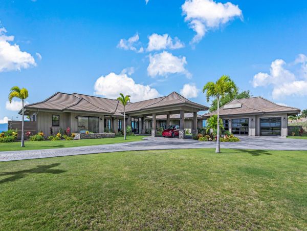 Luxury Five Bedroom Ocean View Vacation Home in Lahaina
