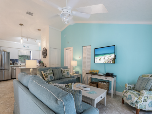 Stunning 4 Bedroom Villa with Private Pool Close to Beach