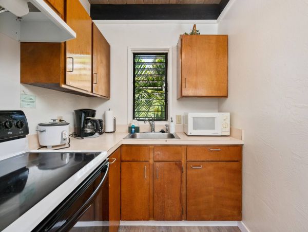 Kailua-Kona Beachfront Cozy Studio for Rent