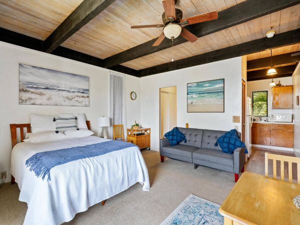 Kailua-Kona Beachfront Cozy Studio for Rent