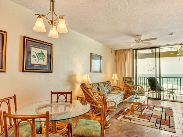 Oceanfront Condo with 2 Bedrooms in Kailua-Kona