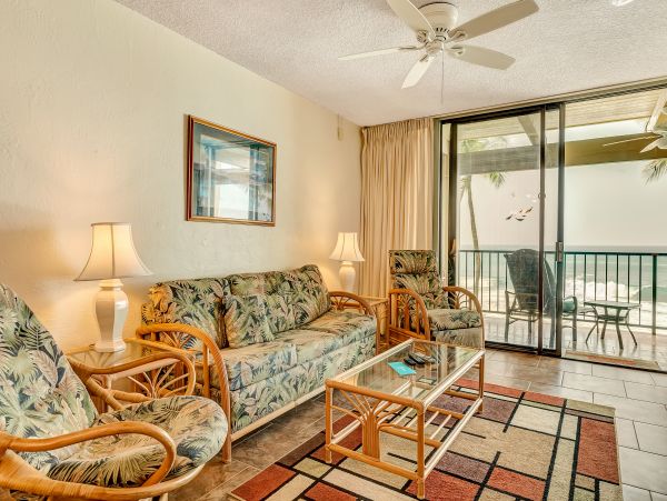 Oceanfront Condo with 2 Bedrooms in Kailua-Kona