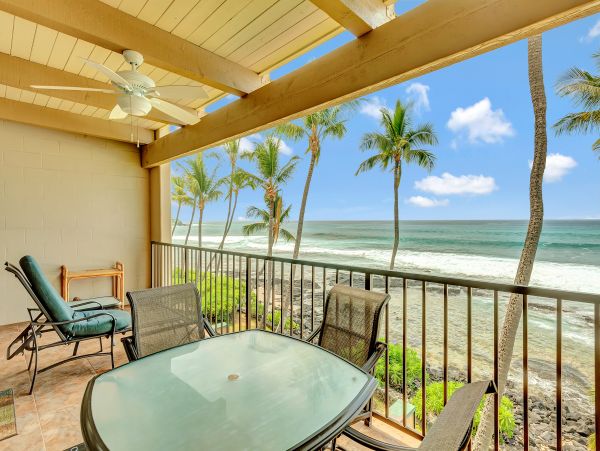 Oceanfront Condo with 2 Bedrooms in Kailua-Kona